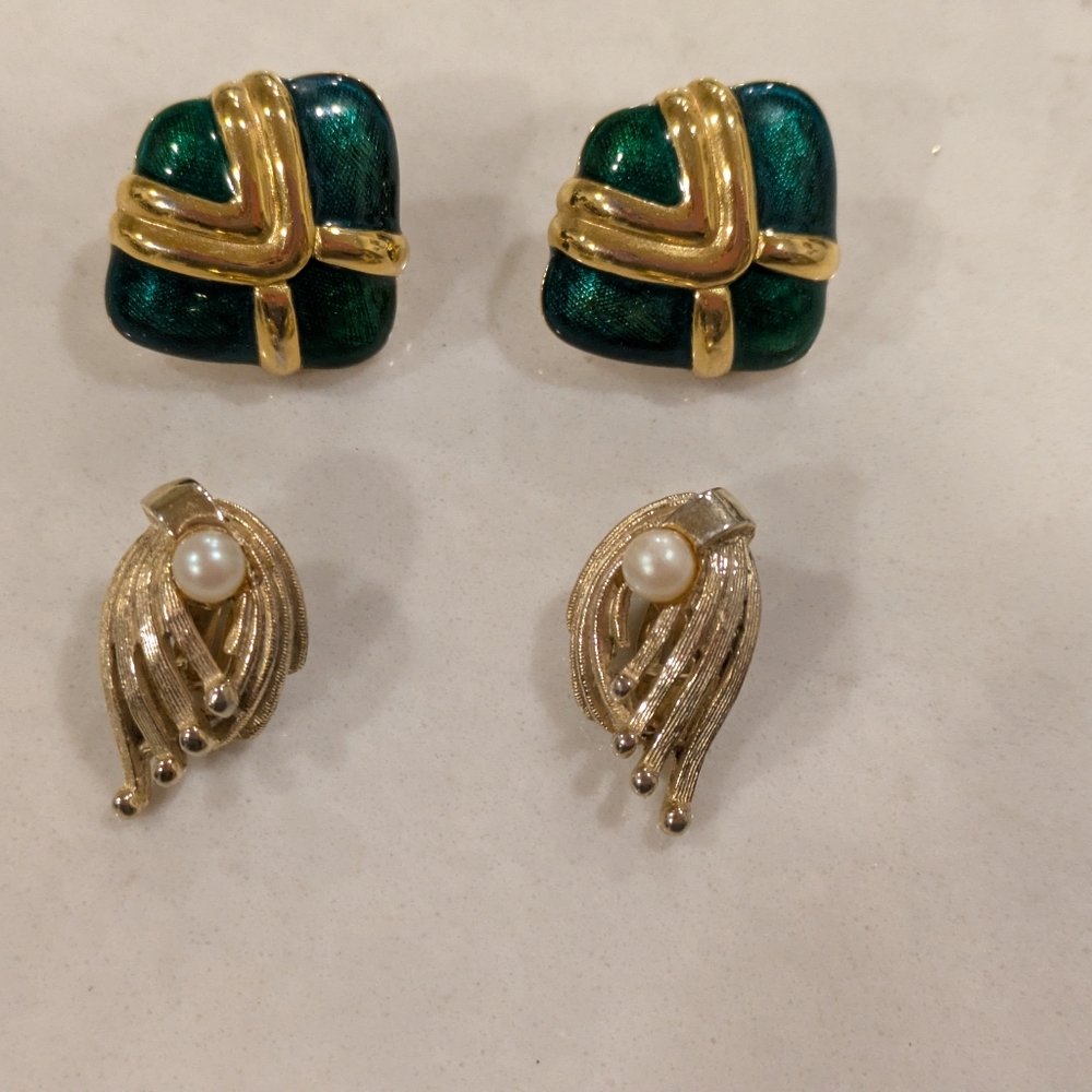 Monet - Vintage Green Enamel Earrings In Gold Plated & Kramer - Vintage Clip ear